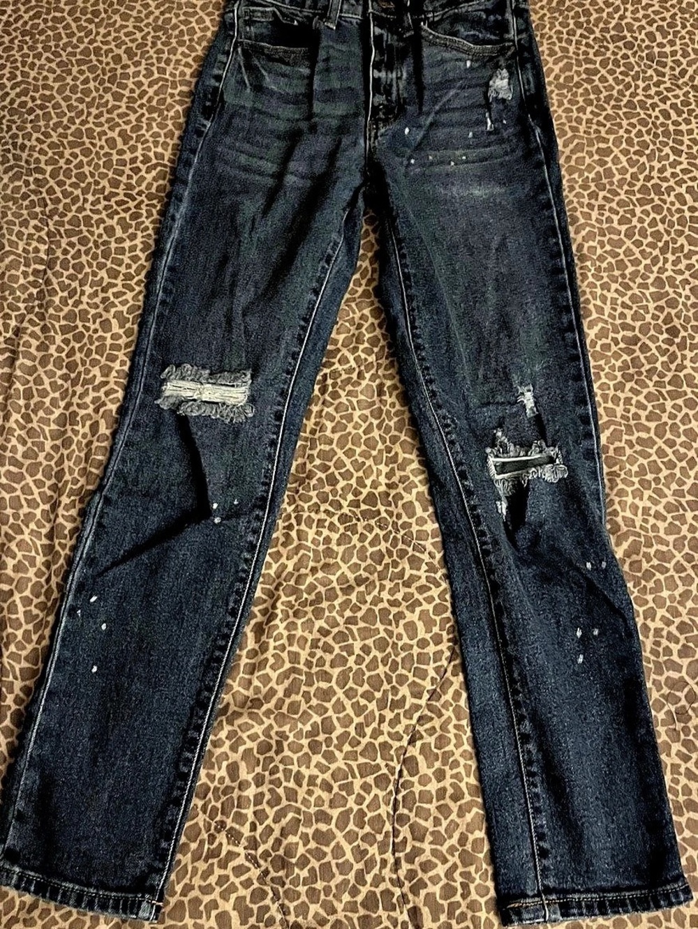 NO BOUNDARIES Distressed Straight Leg Jeans Waist 3 in Black